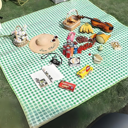 Picnic Blanket: Green Waterproof Lightweight Camping